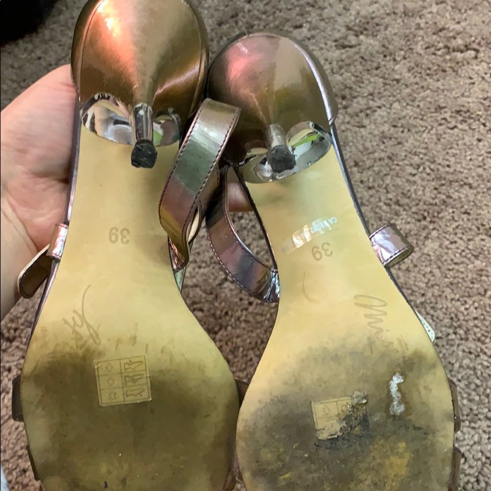 Shoes - Picture 3 of 4
